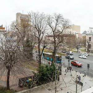 verificați disponibilitatea